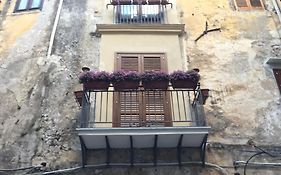 Ballaro Holiday